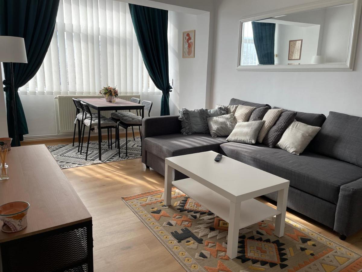 Apartament Cina Husi Dış mekan fotoğraf