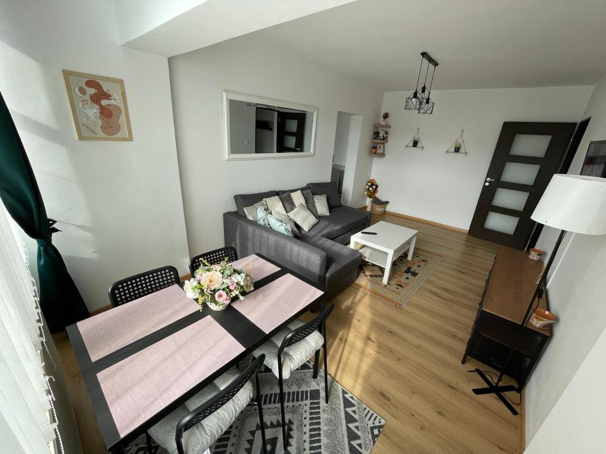Apartament Cina Husi Dış mekan fotoğraf