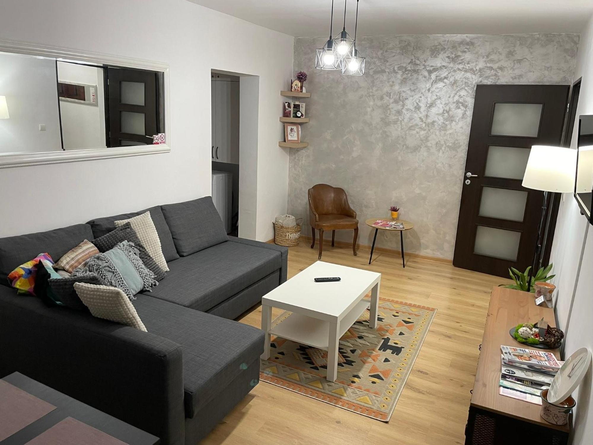 Apartament Cina Husi Dış mekan fotoğraf
