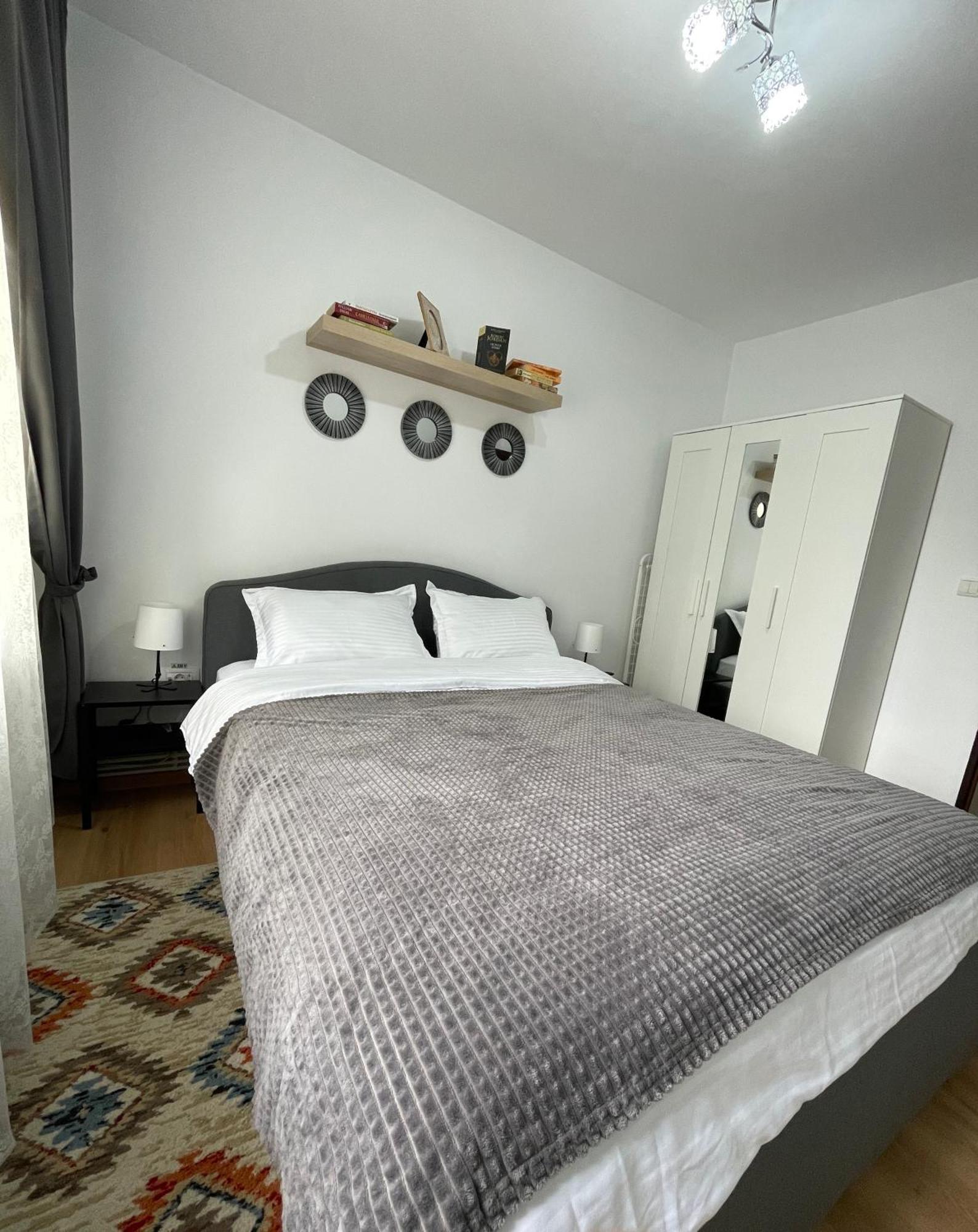 Apartament Cina Husi Dış mekan fotoğraf